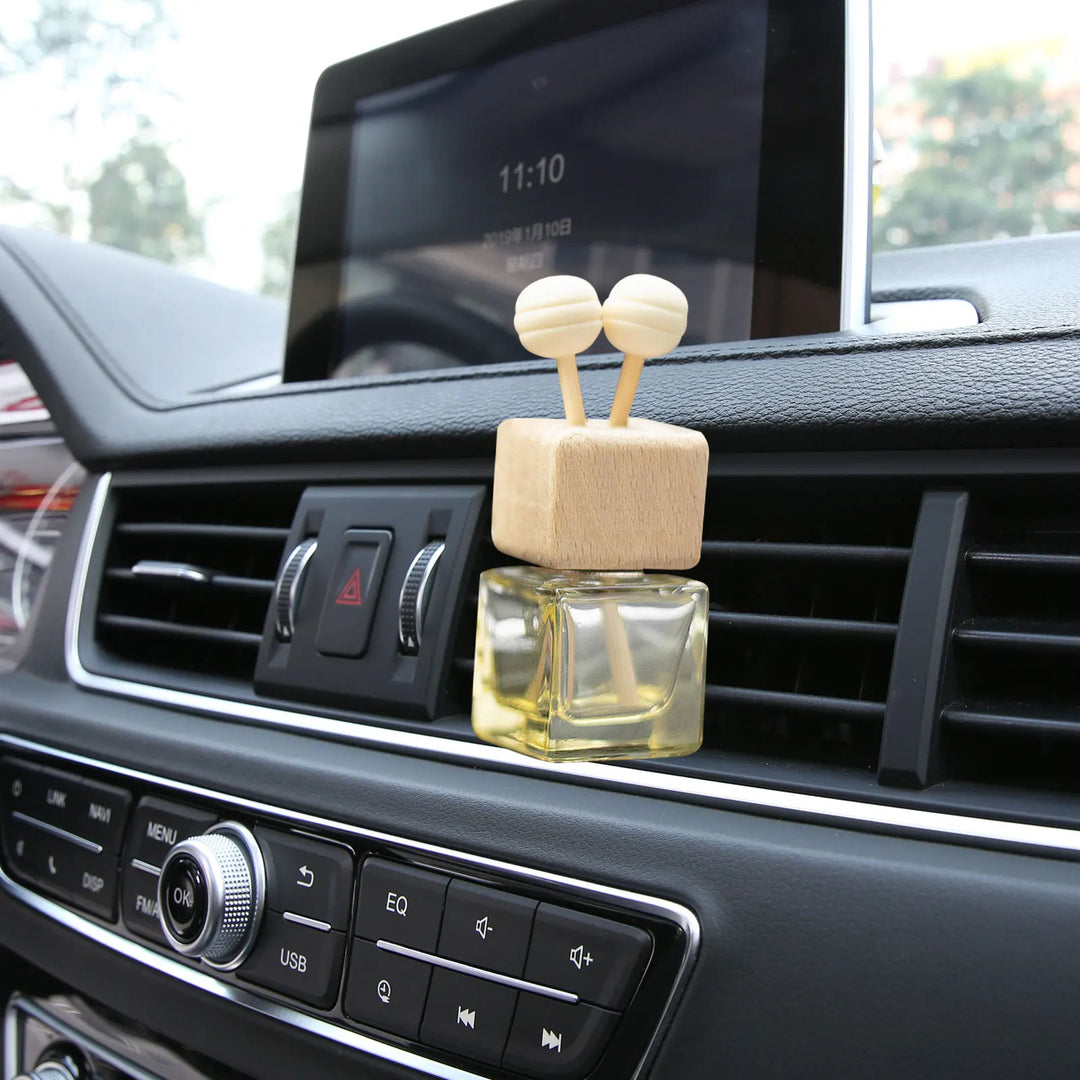 Empty Essential Oil Diffuser Bottle Empty Refillable Car Perfume Bottle Auto Perfume Diffuser Bottle Air Vent Clip Aromatherapy