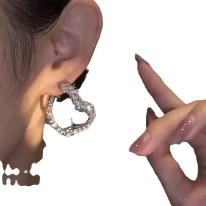 Korean Style Light Luxury Heavy Industry Love Niche Design Full of Zircon Leaves High-end Earrings for Women Jewelry.