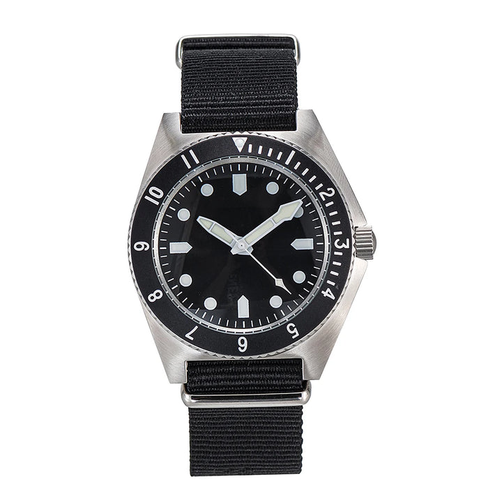 QM "Vietnam" Quartz Wristewatches  US Special Forces UDT Military Men's 300M Diver Super Light Japan VH31 Movement SM8019BA