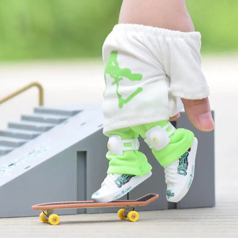 Finger Shoes Cool Mini Skateboard Shoes For Finger Breakdance Finger Knee Pads Finger Shoes Fingerboard Shoes Sneakers Shoes