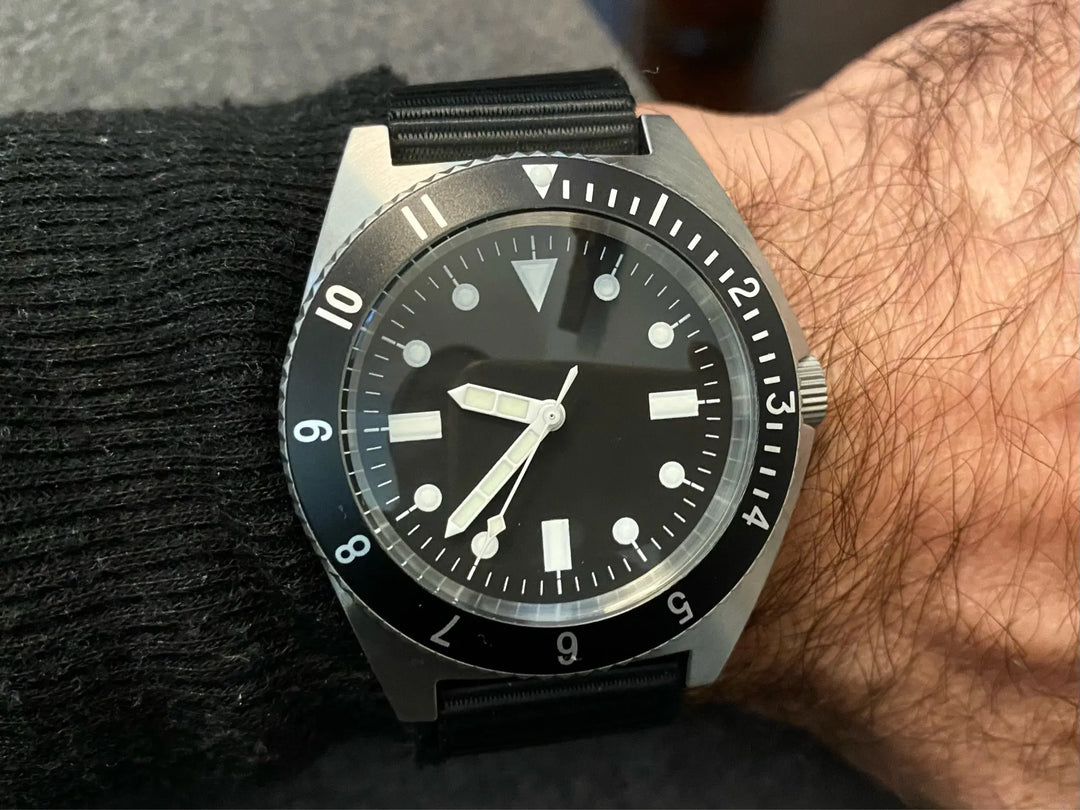 QM "Vietnam" Quartz Wristewatches  US Special Forces UDT Military Men's 300M Diver Super Light Japan VH31 Movement SM8019BA
