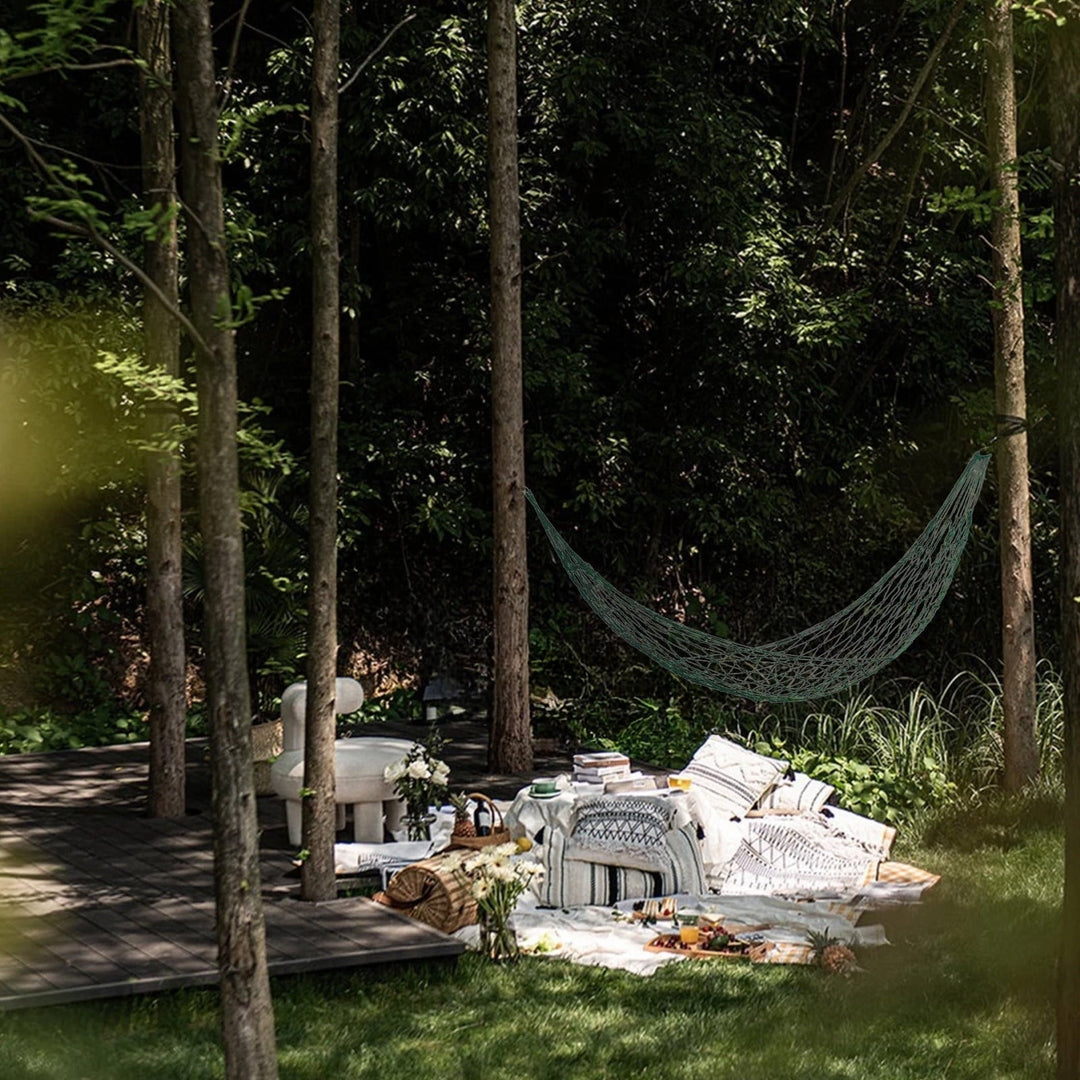 Travel Hammock, Portable Outdoor Hammock for Camping and Hiking, Durable Nylon Sleeping Bed for Garden, Beach, and Backyard Relaxation, Lightweight Easy Setup