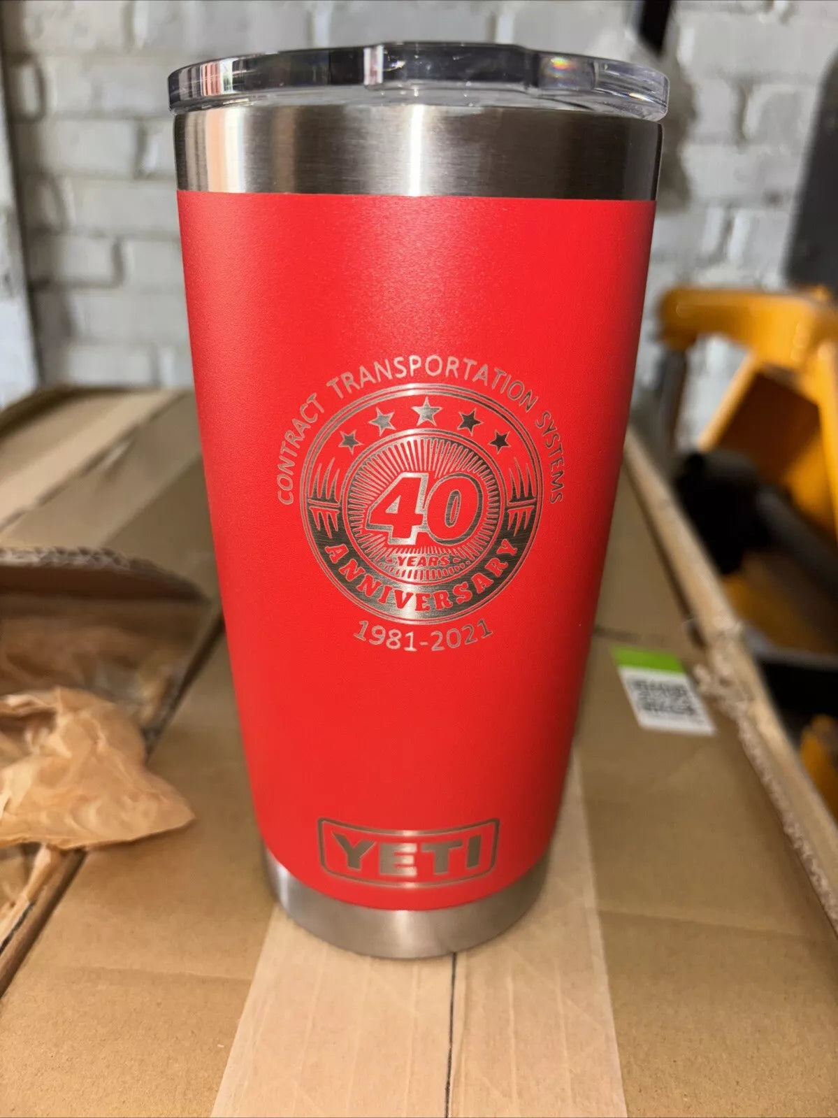 NEW Yeti Rambler 20oz Tumbler Magslider Lid Brick Red color With LOGO