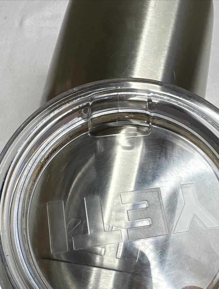 Yeti Rambler 30 oz. Stainless Steel Tumbler Travel Mug with Lid
