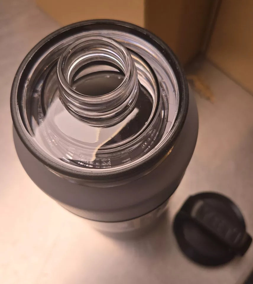 Yeti Rambler 36 oz Stainless Bottle Maximum Insulation W- Chug Cap GRAY